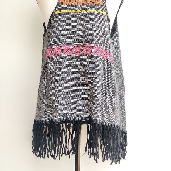 Summer Romero Convertible Fringe Vest/Shawl One Size Gray Black Embroidered - Picture 10 of 12